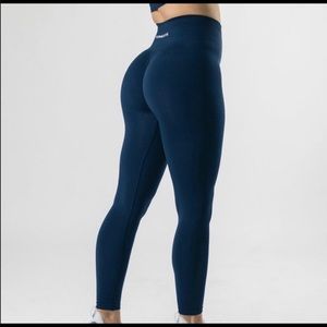Alphalete Amplify Tuxedo Blue